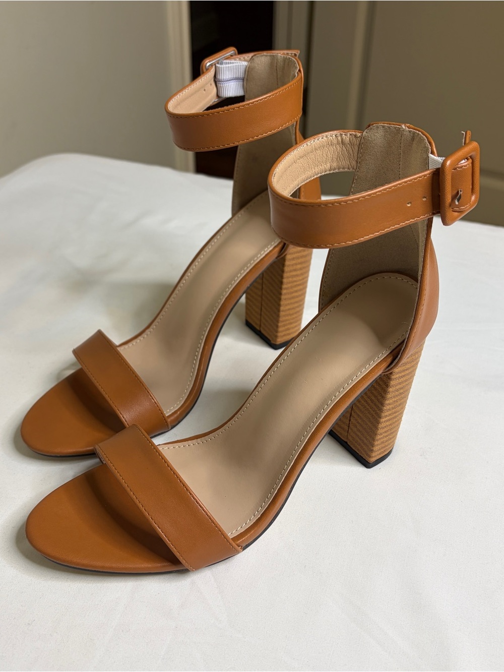 Women's Tan Ankle-Strap Block Heel Sandals EU 40